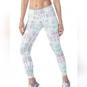 Fabletics white artic geometric heart print full length leggings large